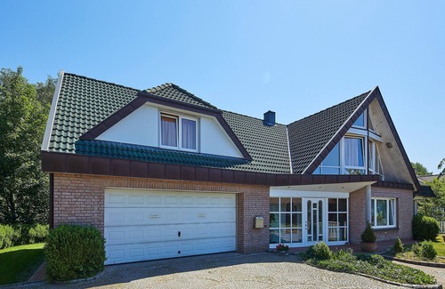 Muehbrook Apartment | Inviting Double Room for 2 with Oceanfront Views in Mühbrook
