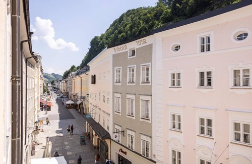 City Centre Salzburg House | Relaxing Double Room for Solo Travelers - Boutiquehotel Amadeus