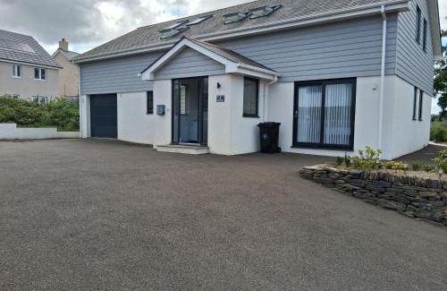 Egloshayle House | Oceanfront Double Room with Breakfast & Great Review Score