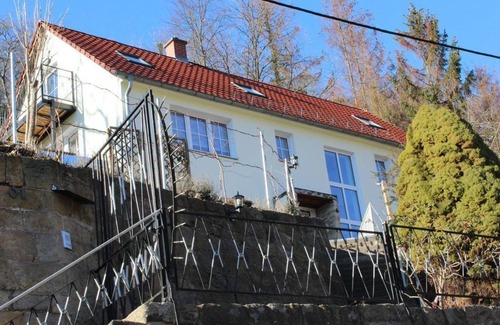 Pirna Apartment | Top-Rated Double Room "Gritta" at Märcz Fortress