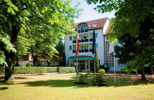Plau am See House | Inviting Double Room at Park Chalet - Parkhotel Klüschenberg