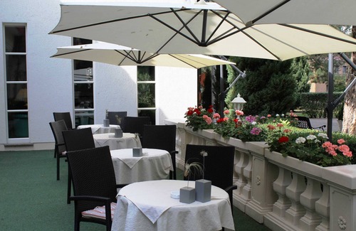 Plau am See House | Inviting Double Room at Park Chalet - Parkhotel Klüschenberg