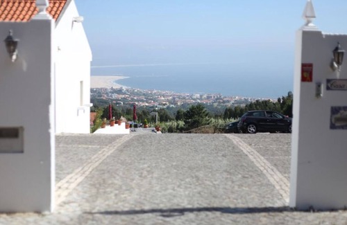 Quiaios House | Cozy Double Room n°3 with Ocean View and Pool Access