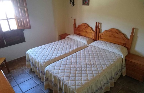Corteconcepcion Apartment | Cozy Double Room No. 6 with Shared Kitchen Access