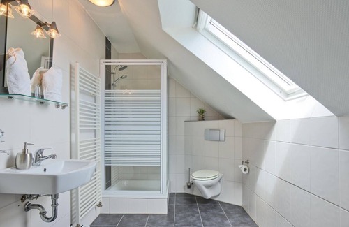 Leiwen Bed & Breakfast | Impeccable Guest Experience at Gästehaus Alexanderhof Room 3
