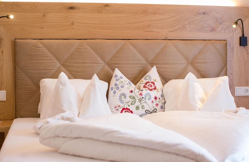 Zell am See Hotel | Deluxe Double Room with Spa and Pool at Zum Hirschen