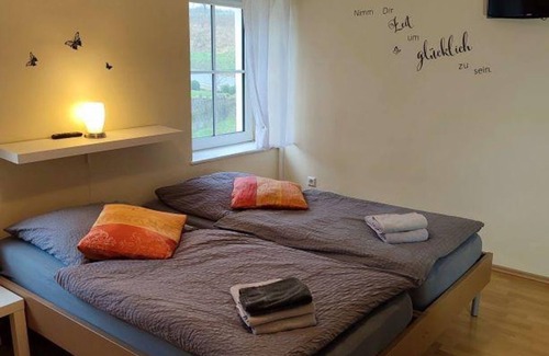 Kreuzweiler Bed & Breakfast | Comfortable Triple Room with TV - Thorn Castle Awaits