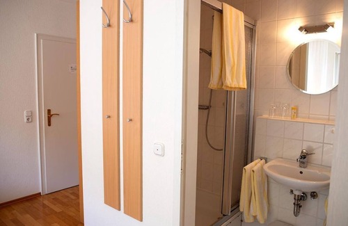 Mehring Bed & Breakfast | Cozy Double Room with Breakfast at Gästehaus Frick