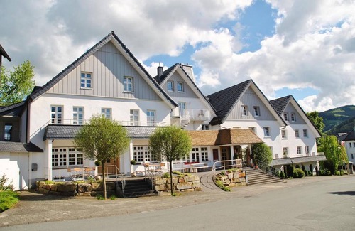 Olsberg Apartment | Comfortable Double Room "Sleep Well" with Breakfast & Accessibility