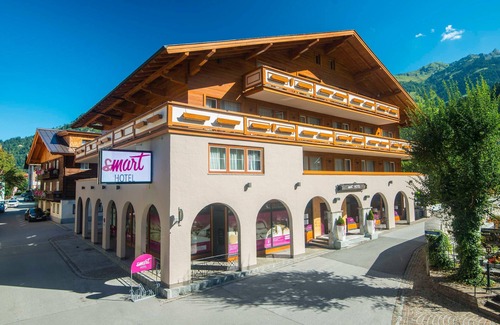 Dorfgastein Apartment | Explore the smartCLASSIC Double Room at smartHOTEL & smartFLATS