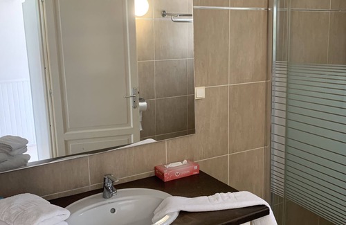 Grand-Bourg Hotel | Sea View Double Room with Private Bathroom & Pool Access