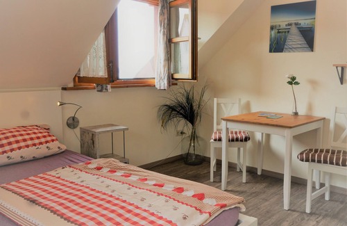 Waggershausen Bed & Breakfast | Double room Suisse - Into the fishing net