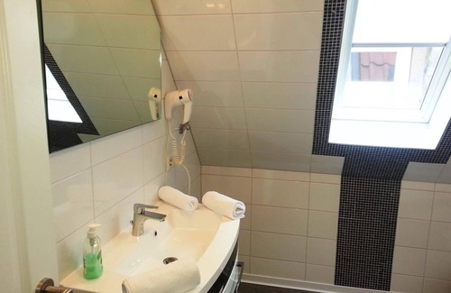 Friedrichstadt Bed & Breakfast | Cozy Double Room Suite at Pension Marktblick with Breakfast