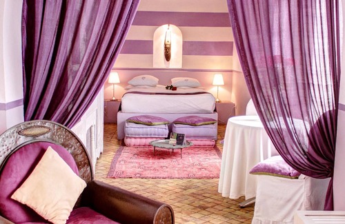 Ahl Agadir House | Cozy Double Room Suite with Balcony and Private Bathroom