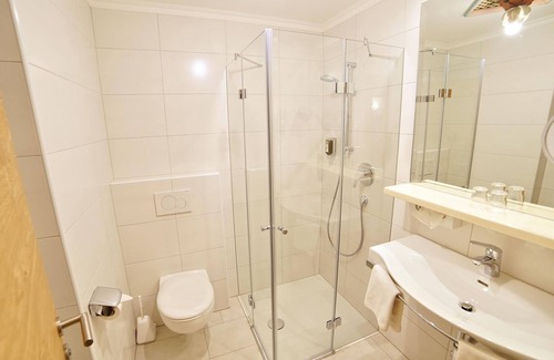 Emberg House | Single-Use Superior Double Room at Hotel Glocknerhof