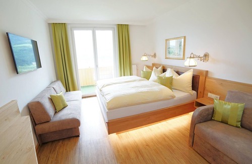 Emberg House | Single-Use Superior Double Room at Hotel Glocknerhof