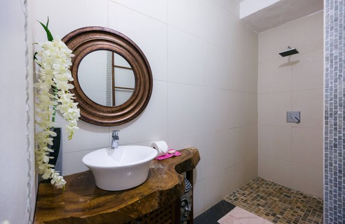 Torio House | Ocean View Double Room with Balcony at Beachfront Hotel