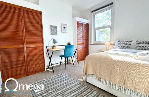 Hanwell Apartment | Comfortable Double Room in Hanwell with Shared Kitchen