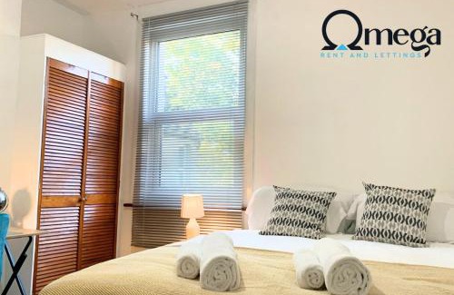 Hanwell Apartment | Comfortable Double Room in Hanwell with Shared Kitchen