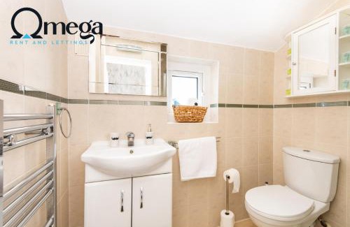 Hanwell Apartment | Comfortable Double Room in Hanwell with Shared Kitchen