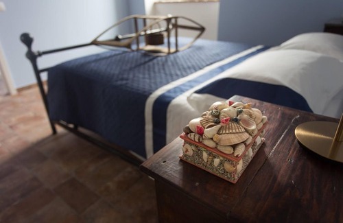 Castel del Piano Apartment | Cozy Double Room with Additional Bed & Pet-Friendly Perks