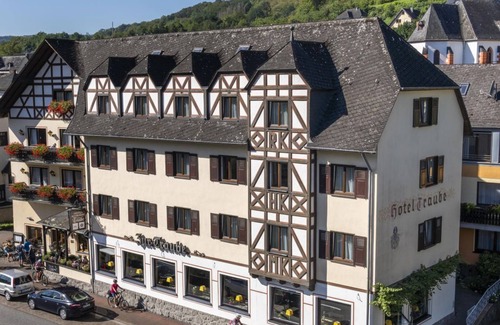 Loef House | Cozy Double Room with Balcony at Moselhotel Zur Traube