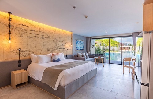 Khuekkhak Resort | Deluxe Double Room with Inviting Pool Access