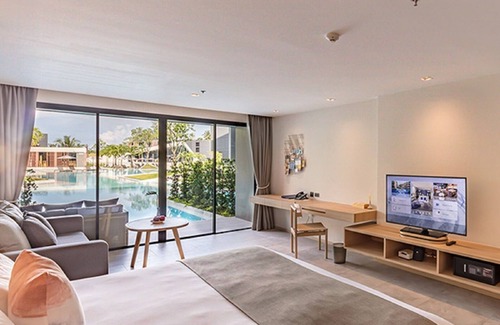 Khuekkhak Resort | Relaxing Double Room with Pool Access in Khao Lak