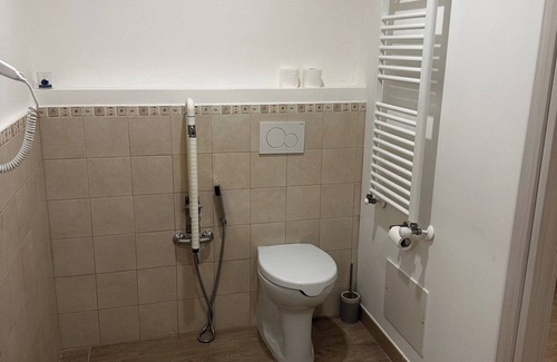 Terralba Apartment | Double Room with private bathroom for the disabled in Terralba (Oristano) – Olivo