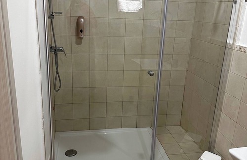 Terralba Apartment | Double Room with private bathroom for the disabled in Terralba (Oristano) – Olivo