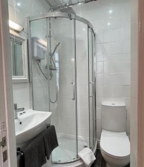 Blackpool Town Center House | Discover Havelock Street: Family-Friendly 4-Star Retreat