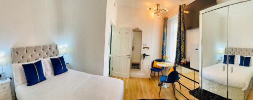 Blackpool Town Center House | Discover Havelock Street: Family-Friendly 4-Star Retreat