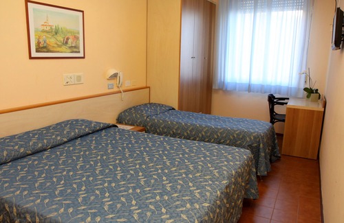Marina Centro Bed & Breakfast | Cozy Double Room with Private Bath near Marina Center