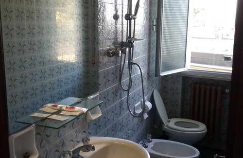 Marina Centro Bed & Breakfast | Cozy Double Room with Private Bath near Marina Center