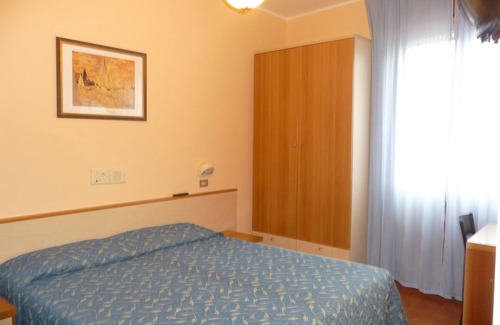 Marina Centro Bed & Breakfast | Cozy Double Room with Private Bath near Marina Center