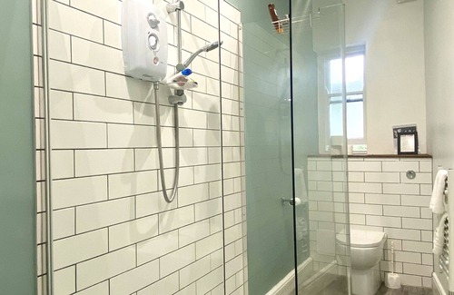 Clifton House | Guest Rated 10/10: Double Room with Kitchenette Awaits