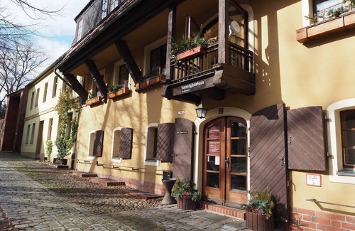 Cottbus Cottage | Cozy Double Room with Breakfast at Jugendgästehaus