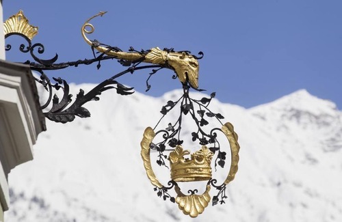 Innsbruck City Centre House | Comfortable Double Room with Shower at Hotel Goldene Krone