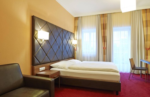 Maxglan Hotel | Cozy Double Room with Spa Access at Villa Ceconi