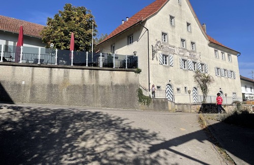Weilheim Apartment | Comfortable Double Room with Shower and Breakfast Included