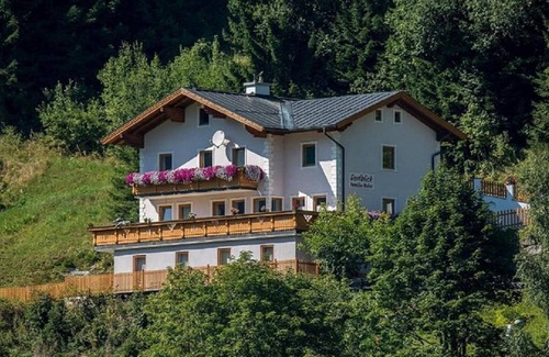 Filzmoos Apartment | Cozy Double Room with Village View & Pool Access