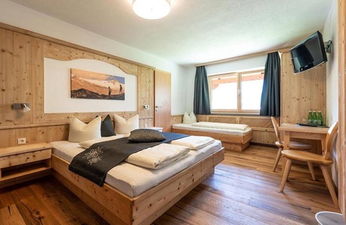 Axams Other | Cozy Double Room with Pool and Breakfast at Paulingerhof