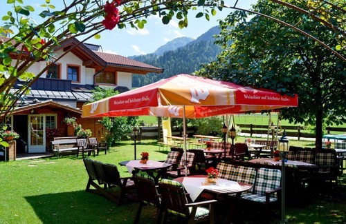 Soell Cottage | Comfortable Double Room with Breakfast at Christophorus