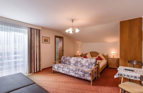 Soell Cottage | Comfortable Double Room with Breakfast at Christophorus