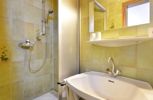 Soell Cottage | Comfortable Double Room with Breakfast at Christophorus