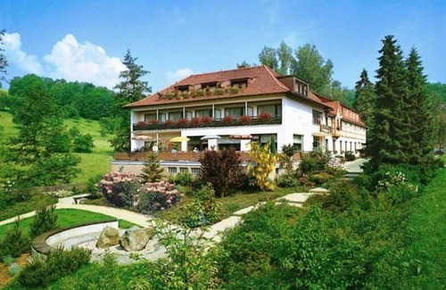 Lindenfels House | Delightful Double Room with Balcony at Odenwald Sterne-Hotel