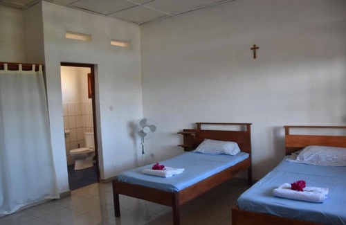 Antsiranana Bed & Breakfast | Delightful Double Room with Terrace for Family Fun