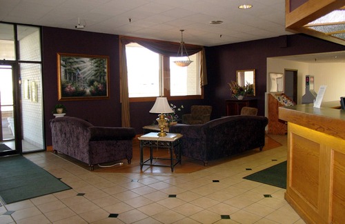 Worthington Hotel | Comfortable Double Room with Two Beds for Families