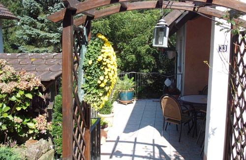 Ettenheim Apartment | Cozy Double Room with Forest View - Gästehaus Waldblick