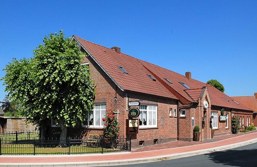Werdum Apartment | Guest Rated: Double Room at Castle Restaurant with Breakfast